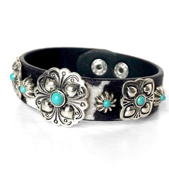 New Handmade Genuine Leather Handcrafted Triple Flower Snap Bracelet - Picture 2 of 5